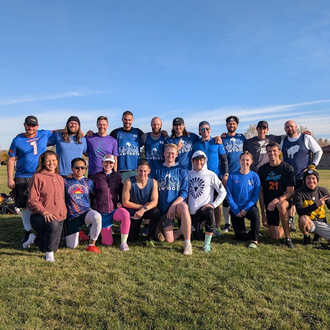 The Sawtooth Ultimate roster posing on the field.